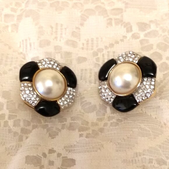 Vintage White Pearl Clear Cubic Zirconia Gold Tone Earrings Non-Pierced Clip - Picture 7 of 9